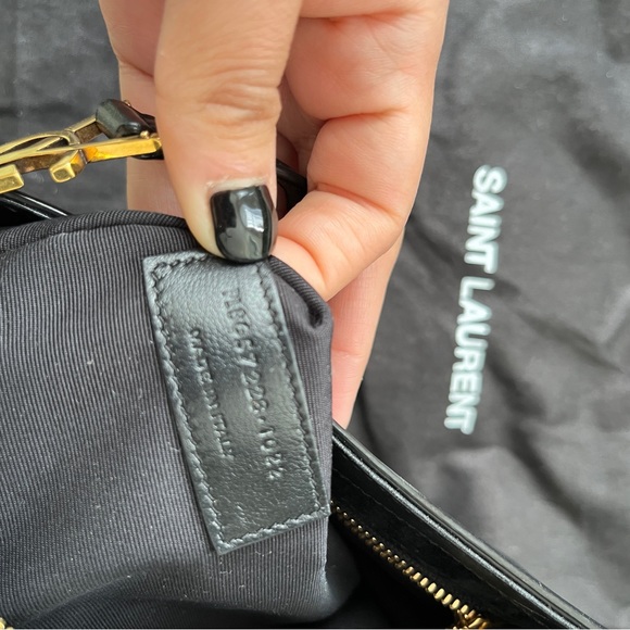Saint Laurent (Le 5 á 7) Black Shoulder Bag with Gold details - Picture 5 of 5